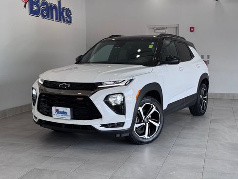 Certified 2023 Chevrolet TrailBlazer RS w/ Sun and Liftgate Package AWD/4WD image 2