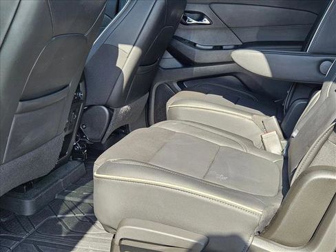 Used 2023 Chevrolet Traverse Premier w/ LPO, Floor Liner Package FWD image 20