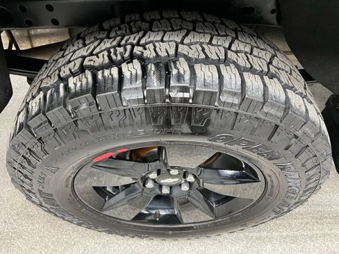 Used 2018 Chevrolet Colorado LT AWD/4WD image 17