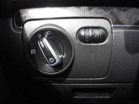 Used 2014 Volkswagen GTI Wolfsburg Edition image 22