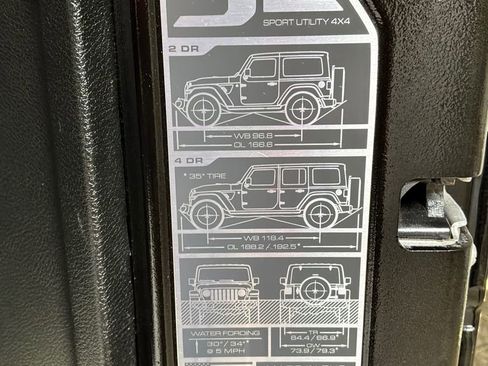 Certified 2024 Jeep Wrangler Unlimited Rubicon AWD/4WD image 19