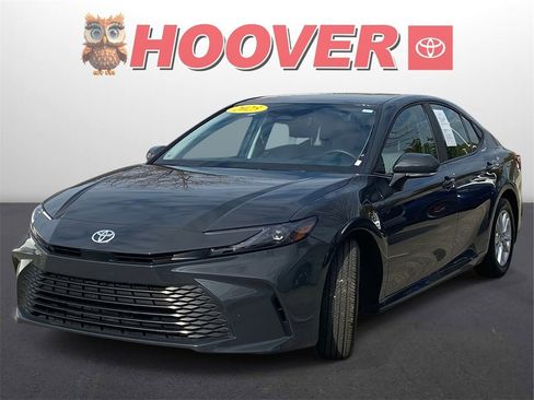 Used 2025 Toyota Camry LE image 6