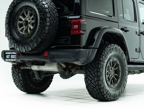Used 2022 Jeep Wrangler Unlimited Rubicon w/ Trailer Tow Package AWD/4WD image 15