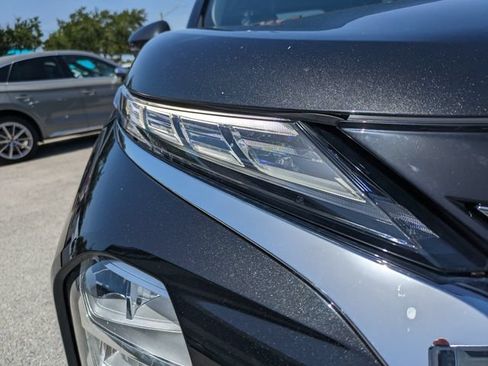 Used 2024 Mitsubishi Outlander SE Black Edition FWD image 10