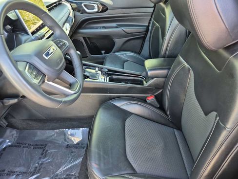 Used 2023 Jeep Compass Latitude AWD/4WD image 15
