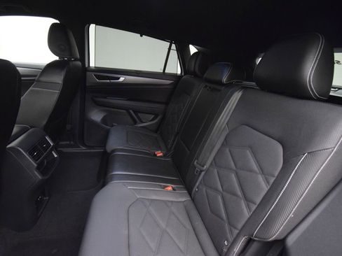 Used 2024 Volkswagen Atlas Cross Sport SE FWD image 21