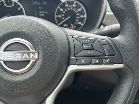 Used 2025 Nissan Altima 2.5 SV FWD image 27