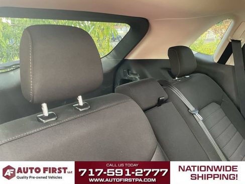Used 2019 Ford Edge SE FWD image 13