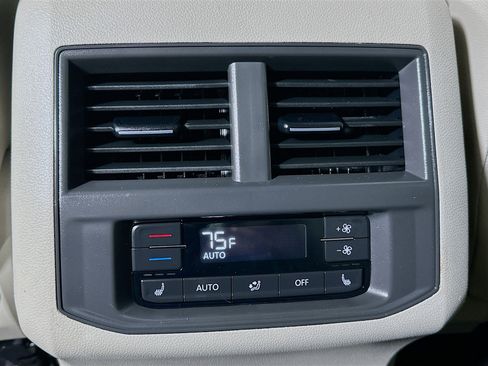 Used 2021 Volkswagen Atlas SEL Premium image 26