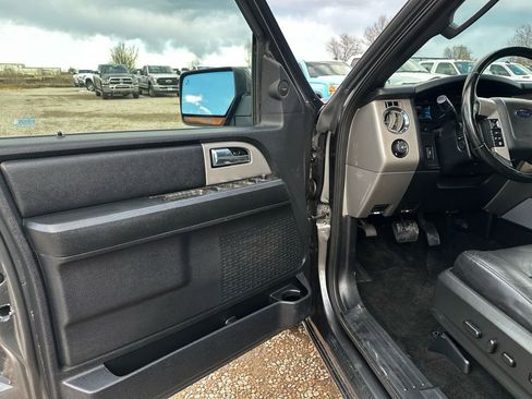 Used 2015 Ford Expedition Limited w/ Equipment Group 301A image 25
