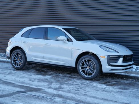 New 2026 Porsche Macan image 28
