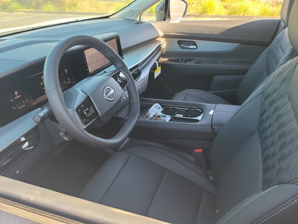 New 2026 Nissan Murano Platinum w/ Cargo Package AWD/4WD image 3