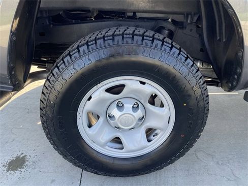 Used 2021 Toyota Tacoma SR w/ SR Convenience Package image 30