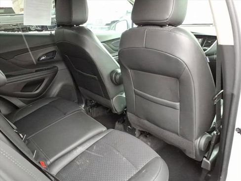 Used 2022 Buick Encore Preferred w/ Safety Package image 22