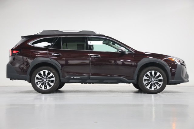 Used 2024 Subaru Outback Touring XT AWD/4WD image 14
