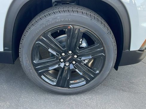 New 2027 GMC Acadia Elevation FWD image 10