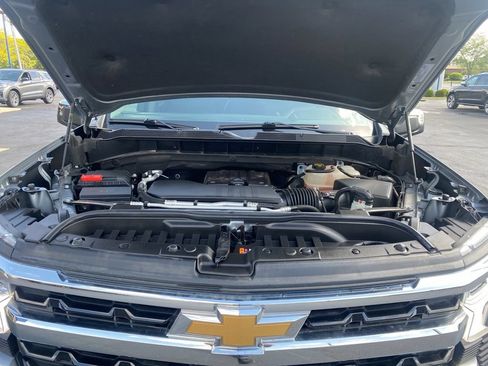 Used 2023 Chevrolet Silverado 1500 LT AWD/4WD image 12