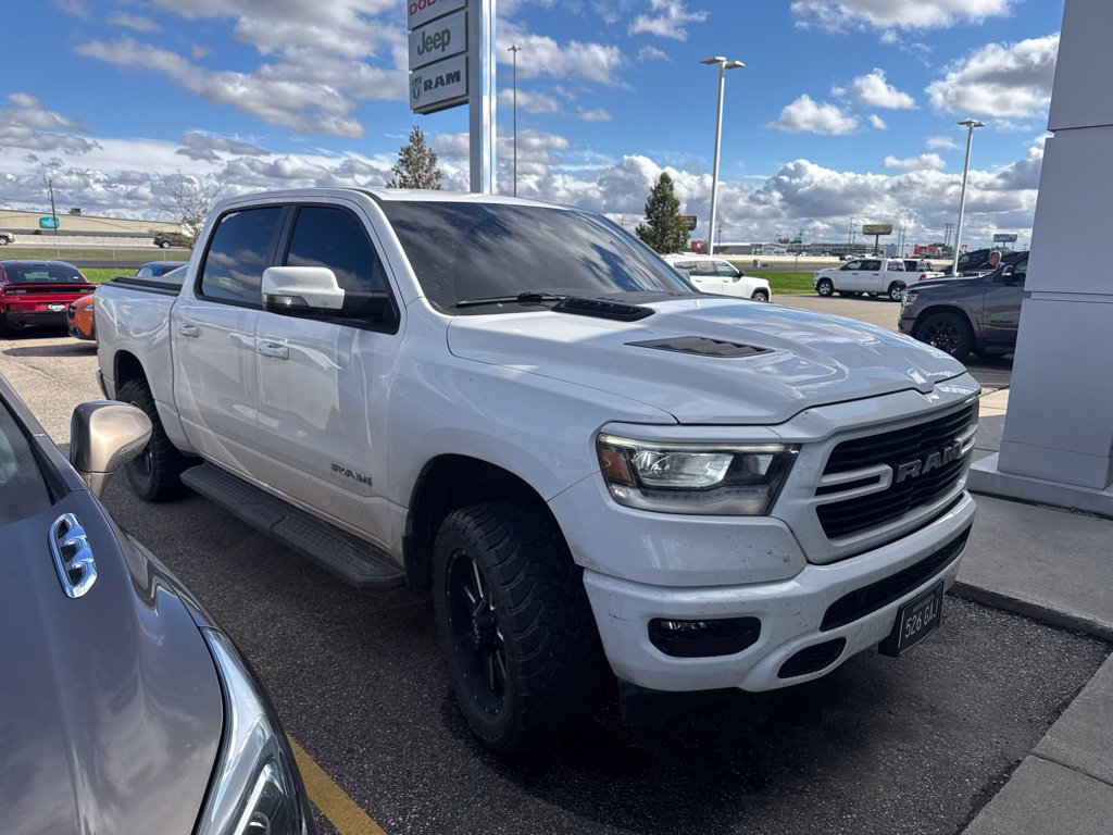 Used 2023 RAM 1500 Laramie AWD/4WD image 2