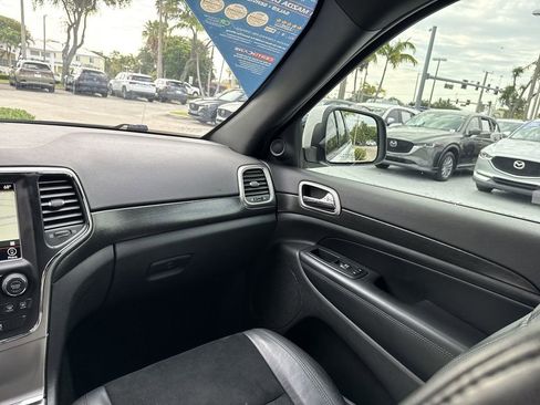 Used 2018 Jeep Grand Cherokee Altitude RWD image 15