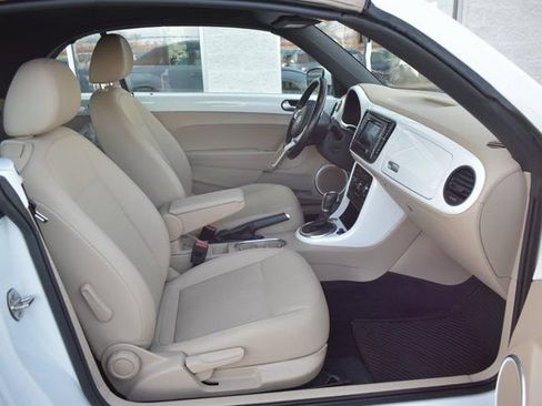 Used 2018 Volkswagen Beetle 2.0T Coast image 31