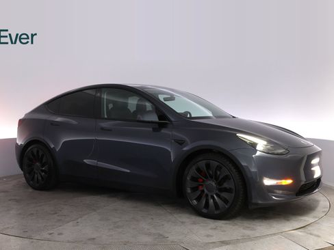 Used 2023 Tesla Model Y Performance AWD/4WD image 13