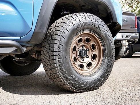 Used 2019 Toyota Tacoma TRD Off-Road w/ Technology Package image 11