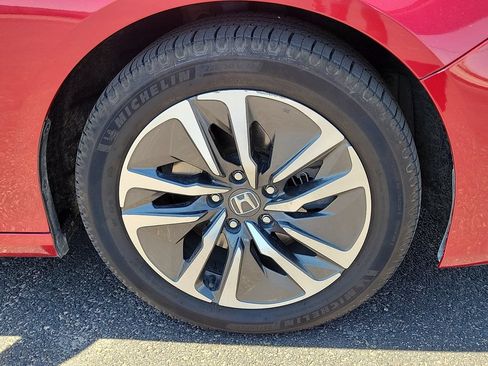 Used 2019 Honda Accord Touring image 7