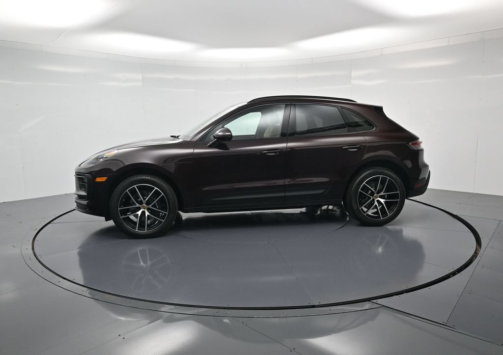 Certified 2026 Porsche Macan AWD/4WD image 2