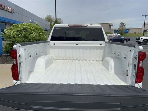 Used 2023 Chevrolet Silverado 1500 LT AWD/4WD image 7