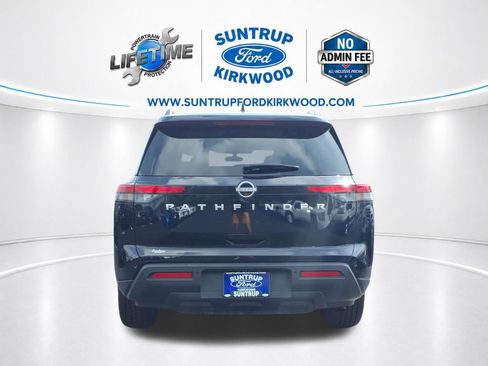Used 2025 Nissan Pathfinder SV FWD image 30