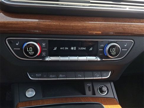 Certified 2023 Audi Q5 2.0T Premium w/ Convenience Package image 17