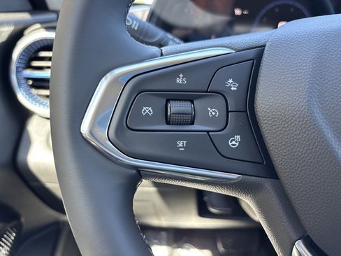 New 2026 Chevrolet Trax LT w/ LT Convenience Package FWD image 24