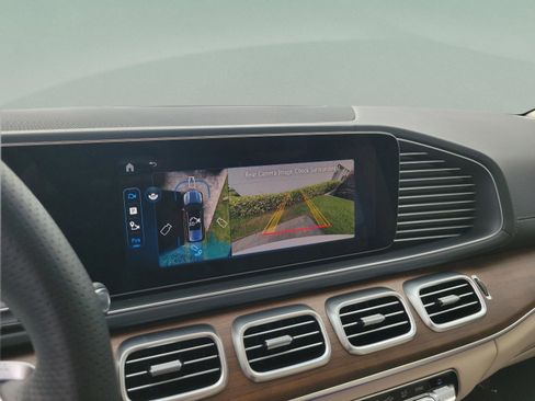 New 2026 Mercedes-Benz GLS 450 4MATIC image 15