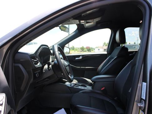 Used 2025 Ford Escape ST-Line FWD image 16