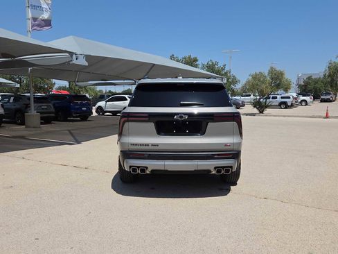 Used 2026 Chevrolet Traverse Z71 w/ Enhanced Driving Package AWD/4WD image 7