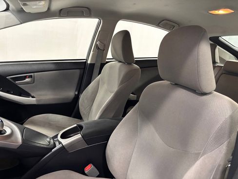 Used 2014 Toyota Prius Two image 12