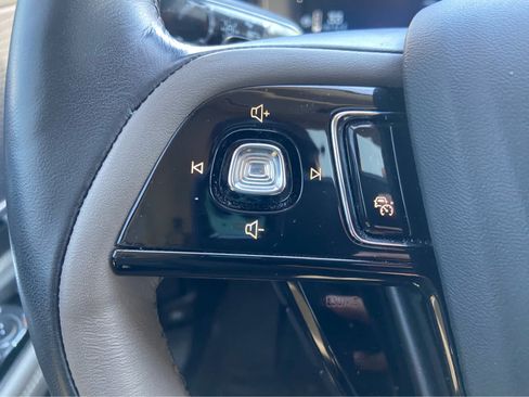 Used 2024 Chevrolet Colorado Z71 w/ Z71 Convenience Package 2 AWD/4WD image 51