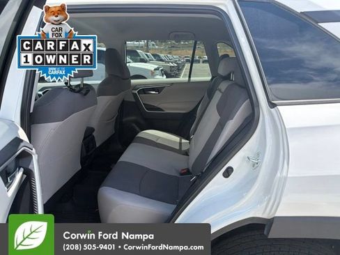 Used 2021 Toyota RAV4 XLE w/ XLE Grade Weather Package AWD/4WD image 7