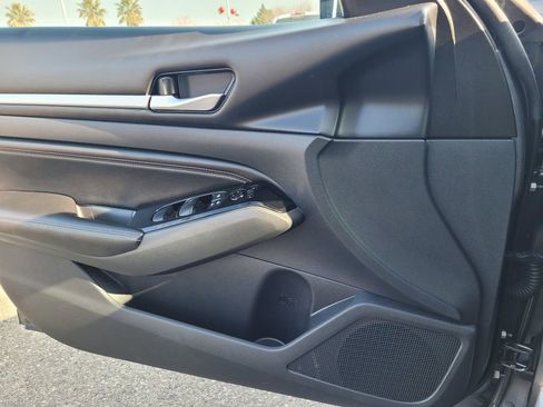 Used 2023 Nissan Altima 2.5 SR w/ SR Premium Package image 13