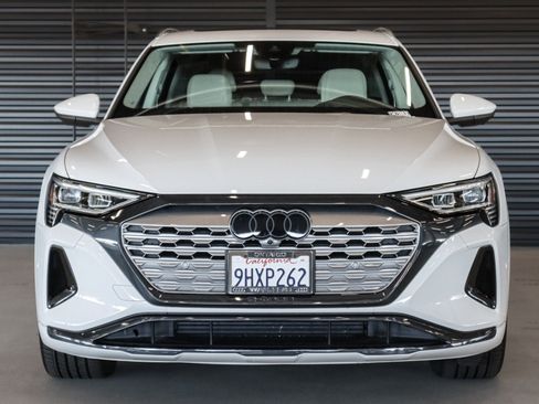 Used 2024 Audi Q8 e-tron Premium Plus w/ Premium Plus Package AWD/4WD image 10