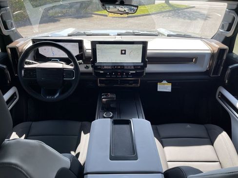 New 2025 GMC Hummer EV 3X w/ LPO, Roof Cross Rail Package image 21