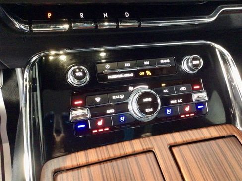 Used 2023 Lincoln Navigator Reserve image 24