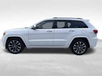 Used 2017 Jeep Grand Cherokee Overland w/ Jeep Active Safety Group AWD/4WD video 2