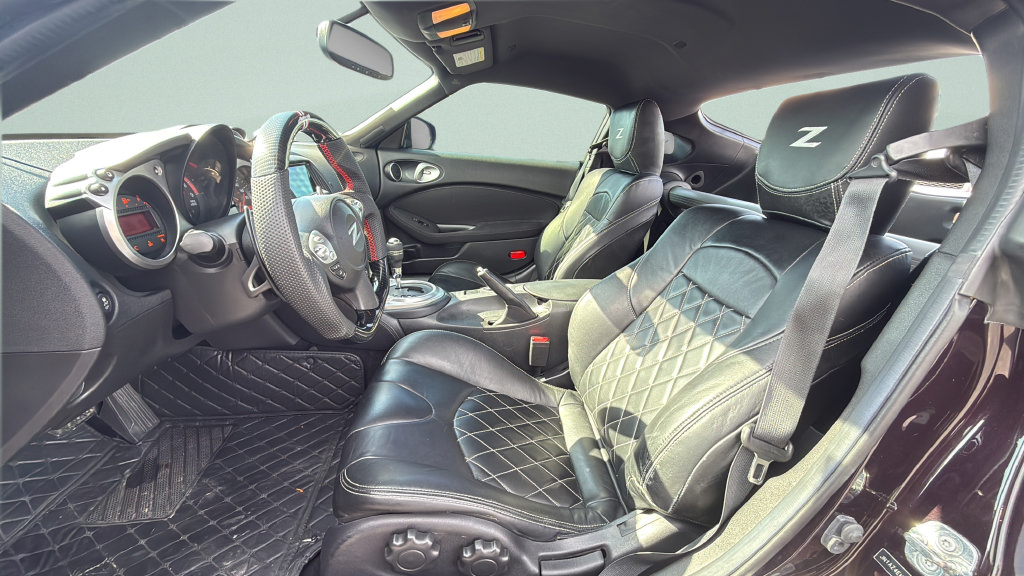Used 2016 Nissan 370Z Coupe RWD image 4