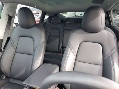 Used 2024 Tesla Model Y Long Range image 24