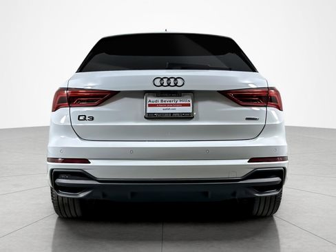 Used 2025 Audi Q3 2.0T Premium w/ Convenience Package image 4