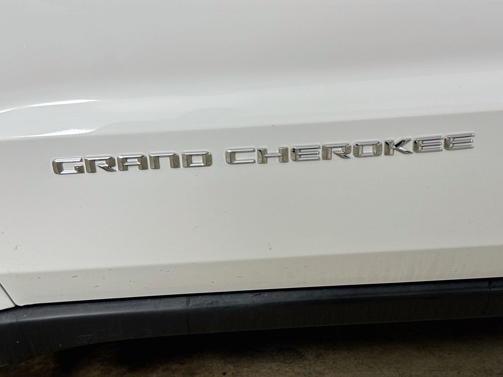 Used 2014 Jeep Grand Cherokee Limited w/ Mopar Chrome Edition Group AWD/4WD image 28
