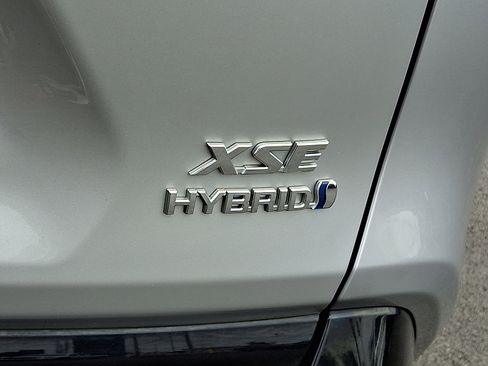 Used 2020 Toyota RAV4 XSE image 32