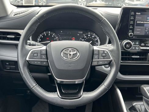 Used 2021 Toyota Highlander XLE image 13