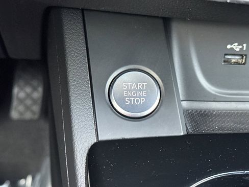 Used 2022 Audi A4 2.0T Premium image 23